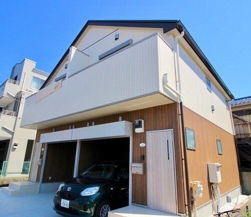 【満室】三方角地 車庫付 収納スペースたっぷり ロフト付き