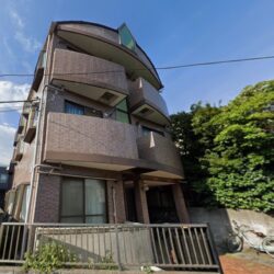 【満室】大師前駅徒歩3分 全室角部屋 バイク置場有