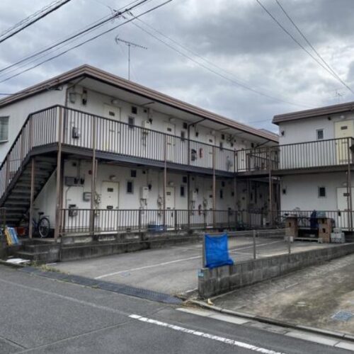 【満室稼働中】角地 駐車場つきアパート