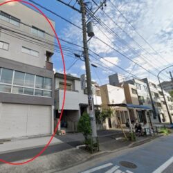 【王子駅9分】バス停まで10m 都道沿い