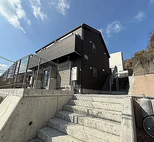 【満室】令和6年築 駅徒歩6分 バストイレ別 近隣に大学複数