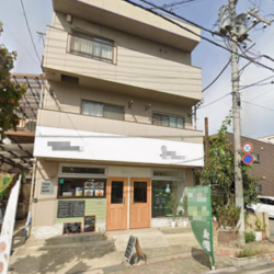 【視認性良好】獨協大学まで徒歩圏内 1階店舗×他住居